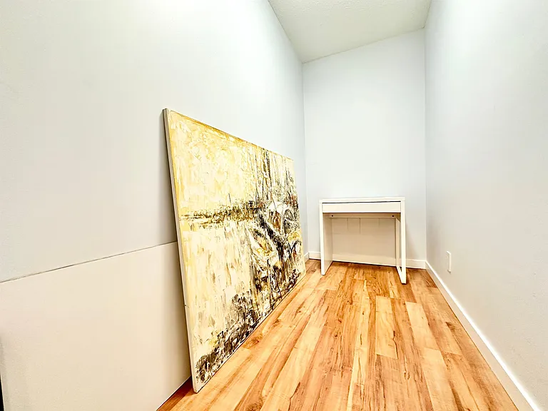 933 Hornby St #608 — Photo 25