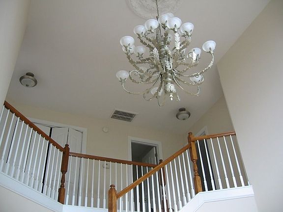 Front foyer to 2nd floor