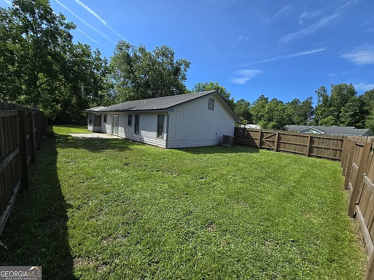 1001 Regal Rd — Photo 45