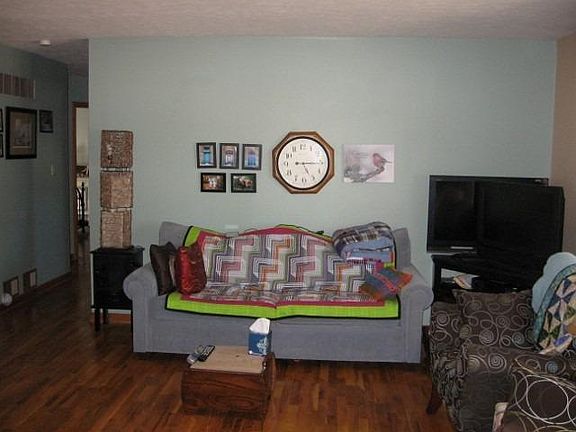 5th image of 111 Hilltop Dr
