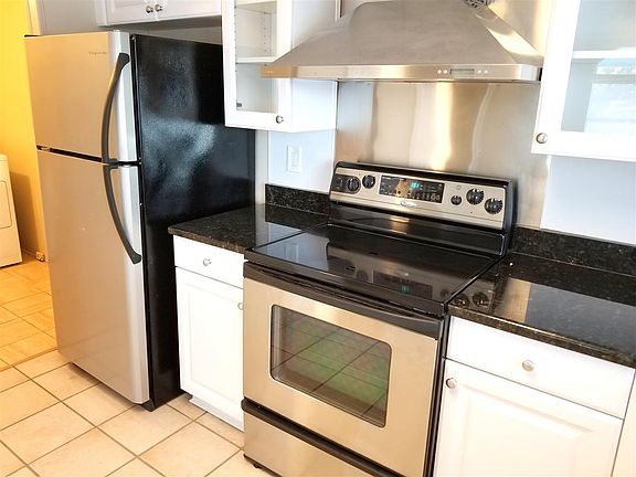 2nd image of 2040 Sara Lynn Dr