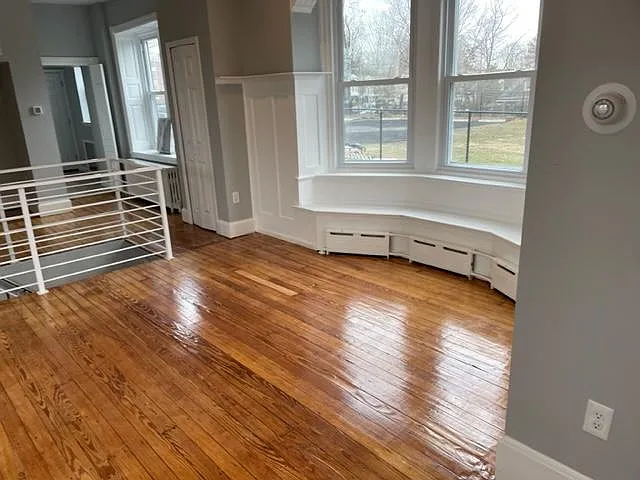 4 bed, 110 sqft, $695 — Photo 4