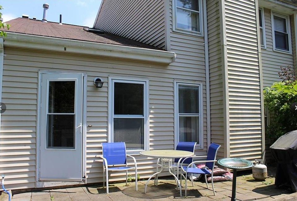 2nd image of 5 Juniper Pl