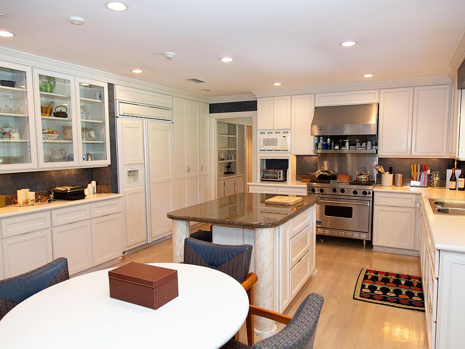 1st image of 2827 Forest Mill Ln
