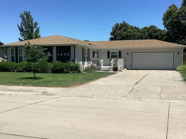 1602 Grafton Dr, Lexington, NE 68850