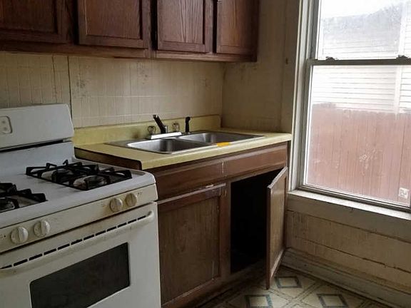 5th image of 4735 Hickory Ave