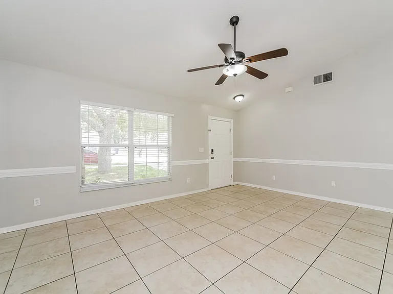 926 Willow Run St — Photo 4
