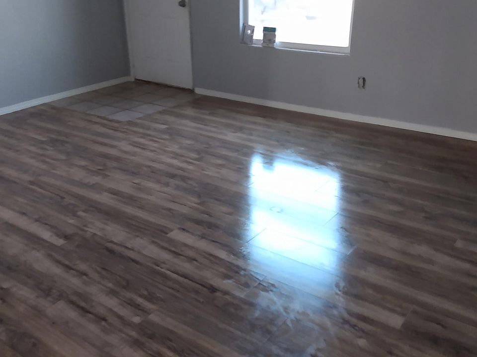 1st image of 639 Sinclair Dr