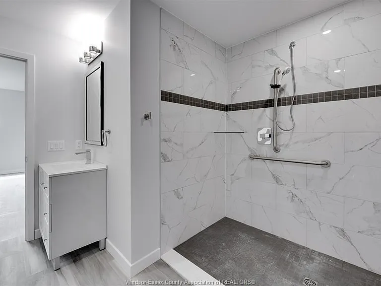 1500 Ouellette Ave #405 — Photo 32