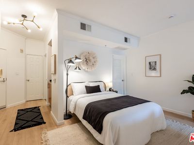 620 S Gramercy Pl APT 123, Los Angeles, CA, 90005