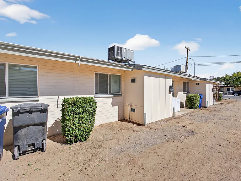 446 S Bellview — Photo 17