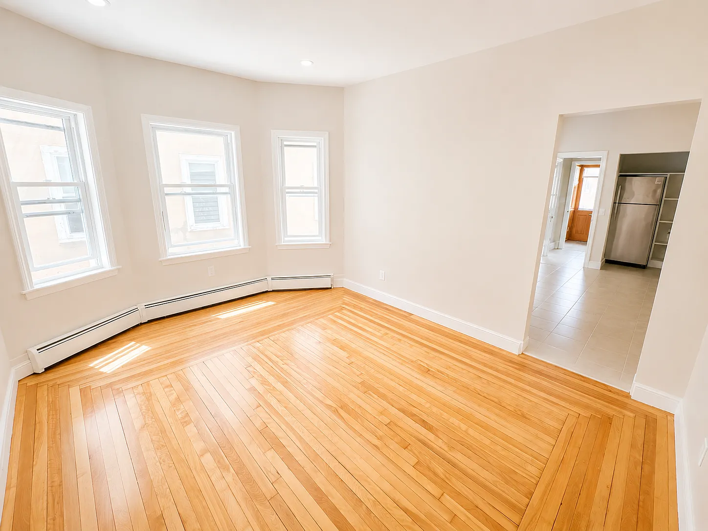 5 bed, 1500 sqft, $7,295 — Photo 3