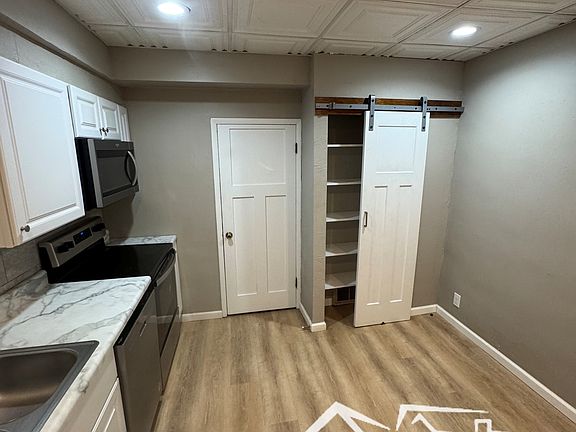 2nd image of 380 Oak St #11164613