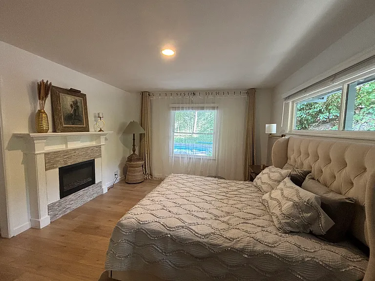 4736 Zelzah Ave — Photo 16