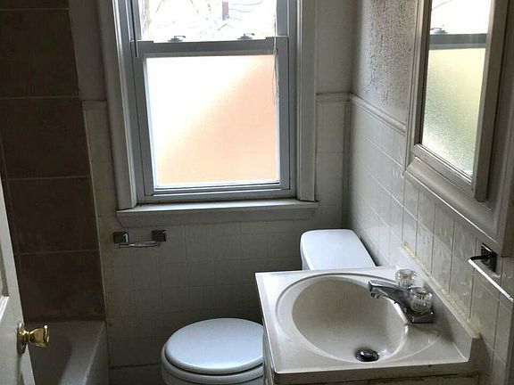 5 - Bathroom v1
