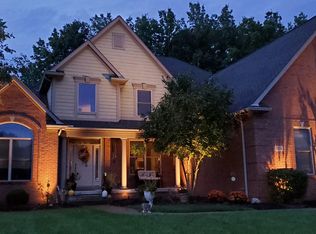 8214 Meadowmoore Blvd, Pickerington, OH 43147