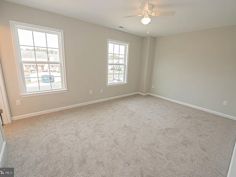241 Morgans Ct — Photo 38