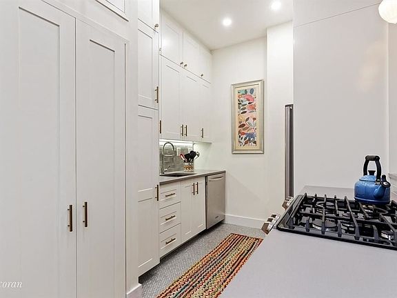 5th image of 214 Saint Johns Pl APT 2