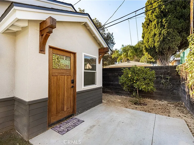 211 Florence Pl #A — Photo 2