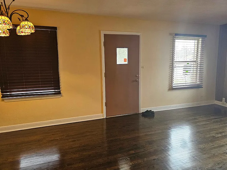 303 W Hawley St — Photo 16