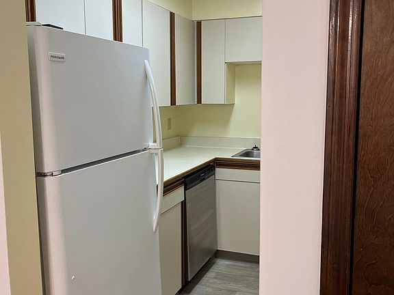 3rd image of 317 Fairmount Ave #202