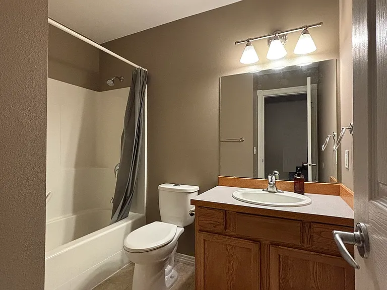 344 B St — Photo 9