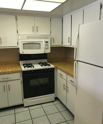 4th image of 217 Club House Blvd