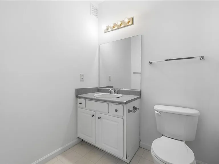 1202 Walden Park Dr — Photo 23