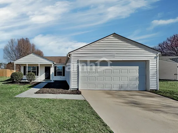 103 Tripmont Ct, Simpsonville, SC 29680