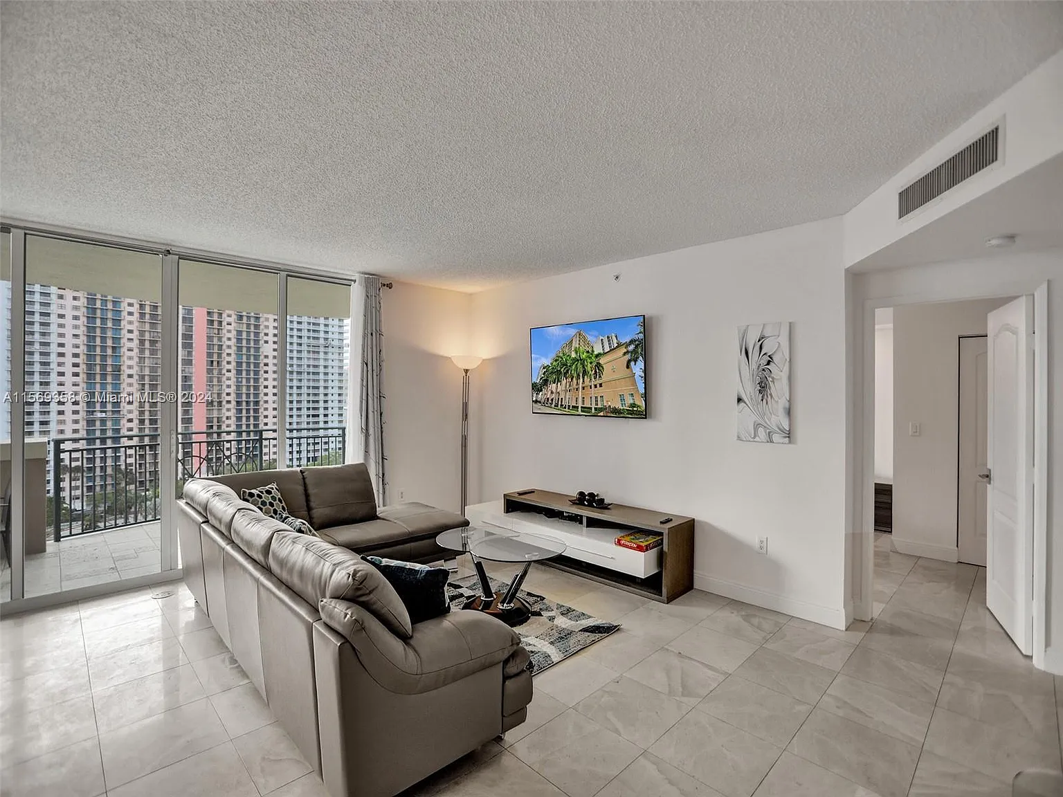 King David Of Sunny Isles — Photo 2