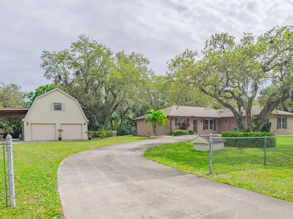 124 Easy St, Melbourne, FL 32934