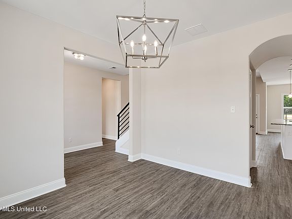 5th image of 261 Centerline Roper Loop