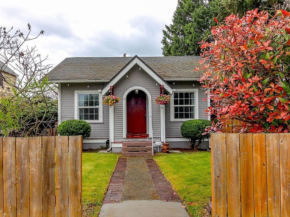 1st image of 318 D Street SE