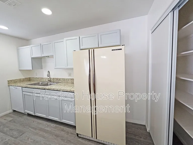 670 Bourbon St #2 — Photo 12