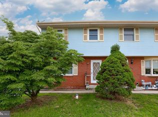 406 S Plum St, Mount Joy, PA 17552
