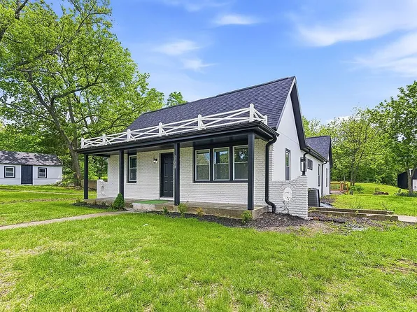 1106 College Hill St, Pleasant Hill, MO 64080