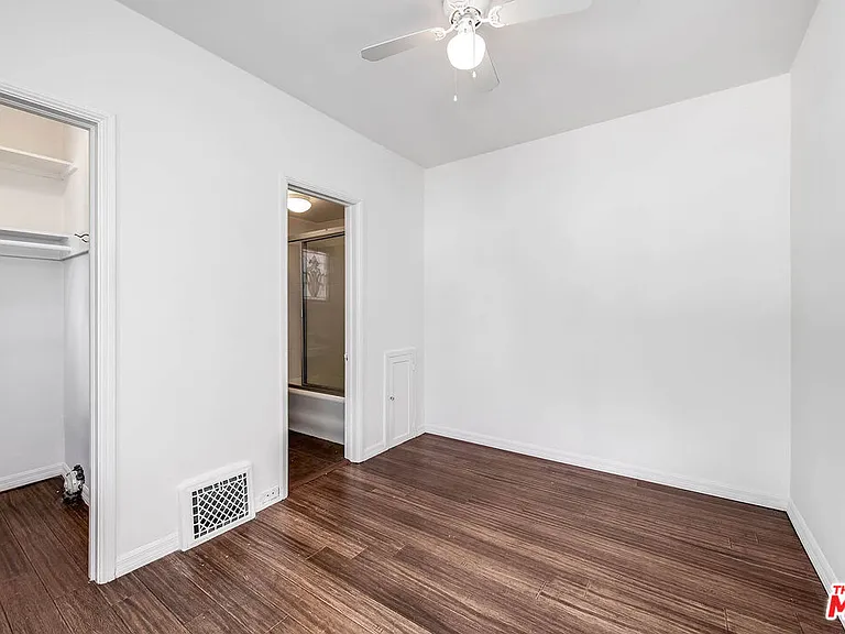 2441 Glendower Ave — Photo 28
