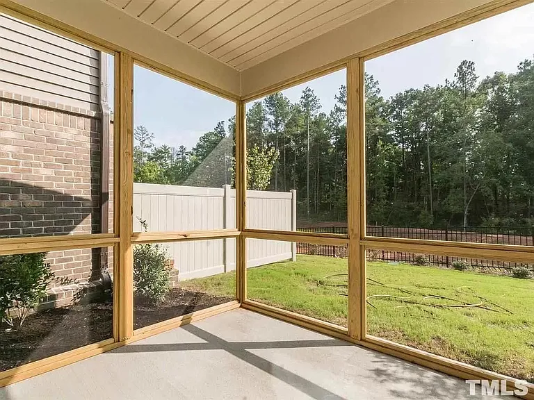 1007 Rexburg Dr — Photo 20