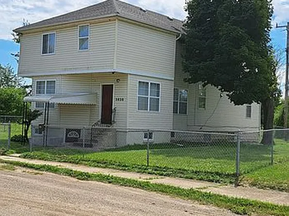 3836 Naumann Ave, Hamtramck, MI 48212