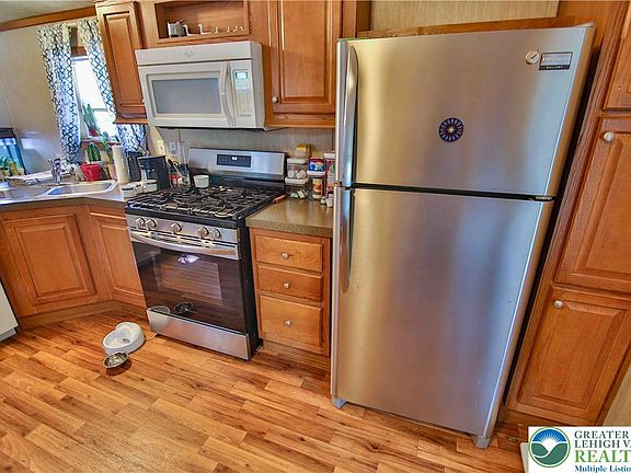4th image of 6 Spruce Cir