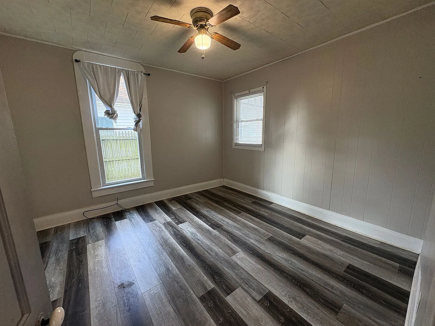 Spacious 3bed / 1 bath — Photo 2