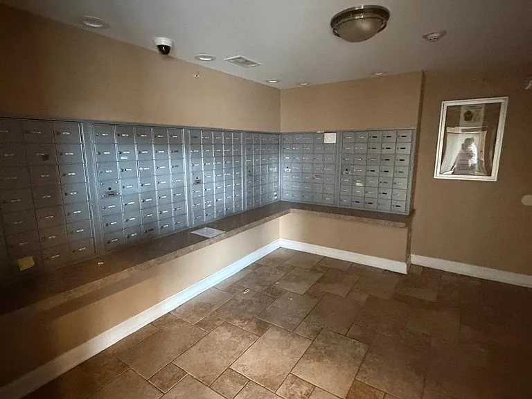 60 Parkway Dr E #2DD — Photo 10