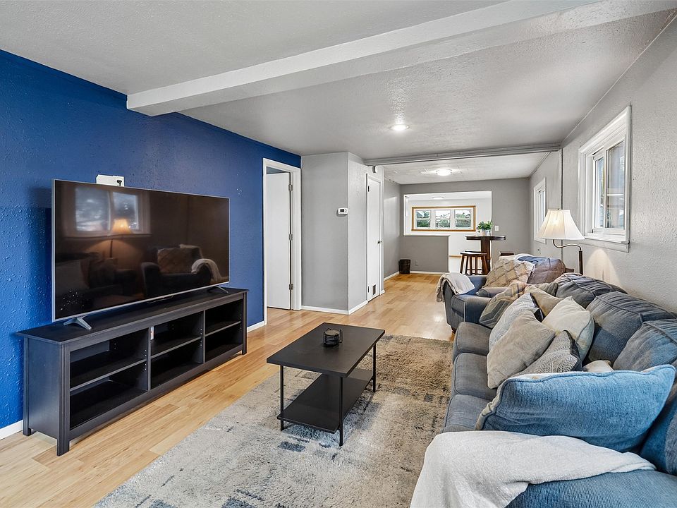 1st image of 123 7th St