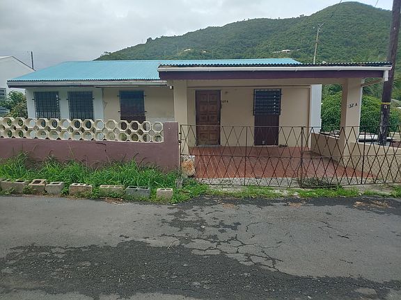 3rd image of 37 Club Street Croix #42