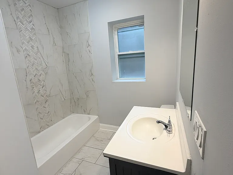 7724 S Essex Ave #3 — Photo 8