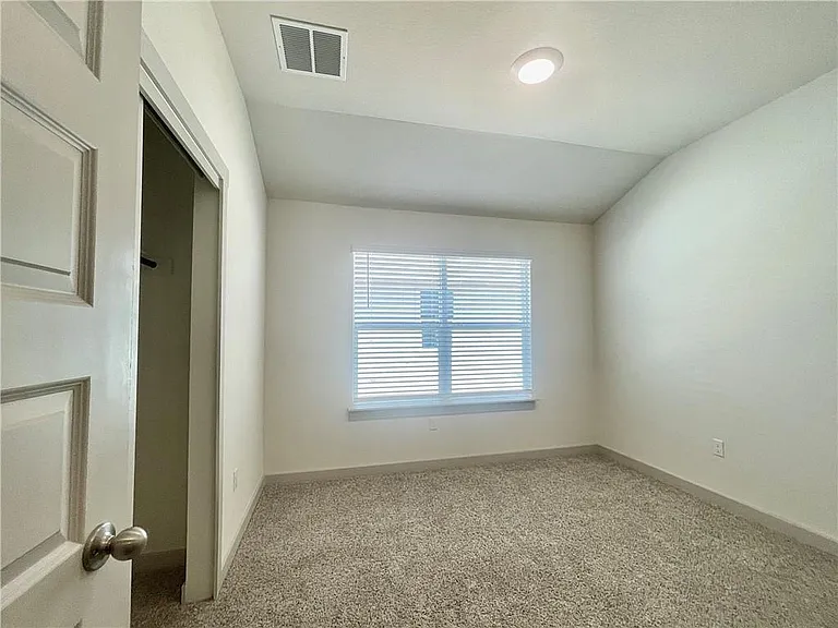 110 Krause Springs Dr — Photo 20