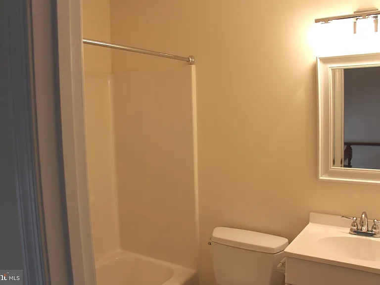 8638 Chester Ct — Photo 9