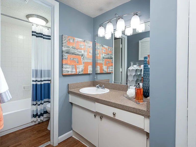 Ascott Place Apartments — Photo 9