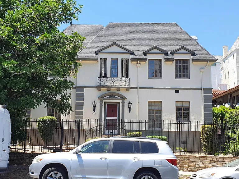 917 S Hobart Blvd — Photo 13