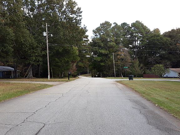 4th image of 1232 Maggie Ln SE